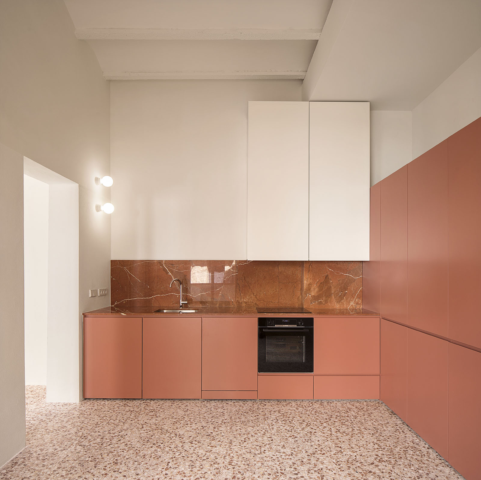 CRU innovative flat renovation project in Barcelona. La Filomena, an old apartment renovated with a strong Barcelona character