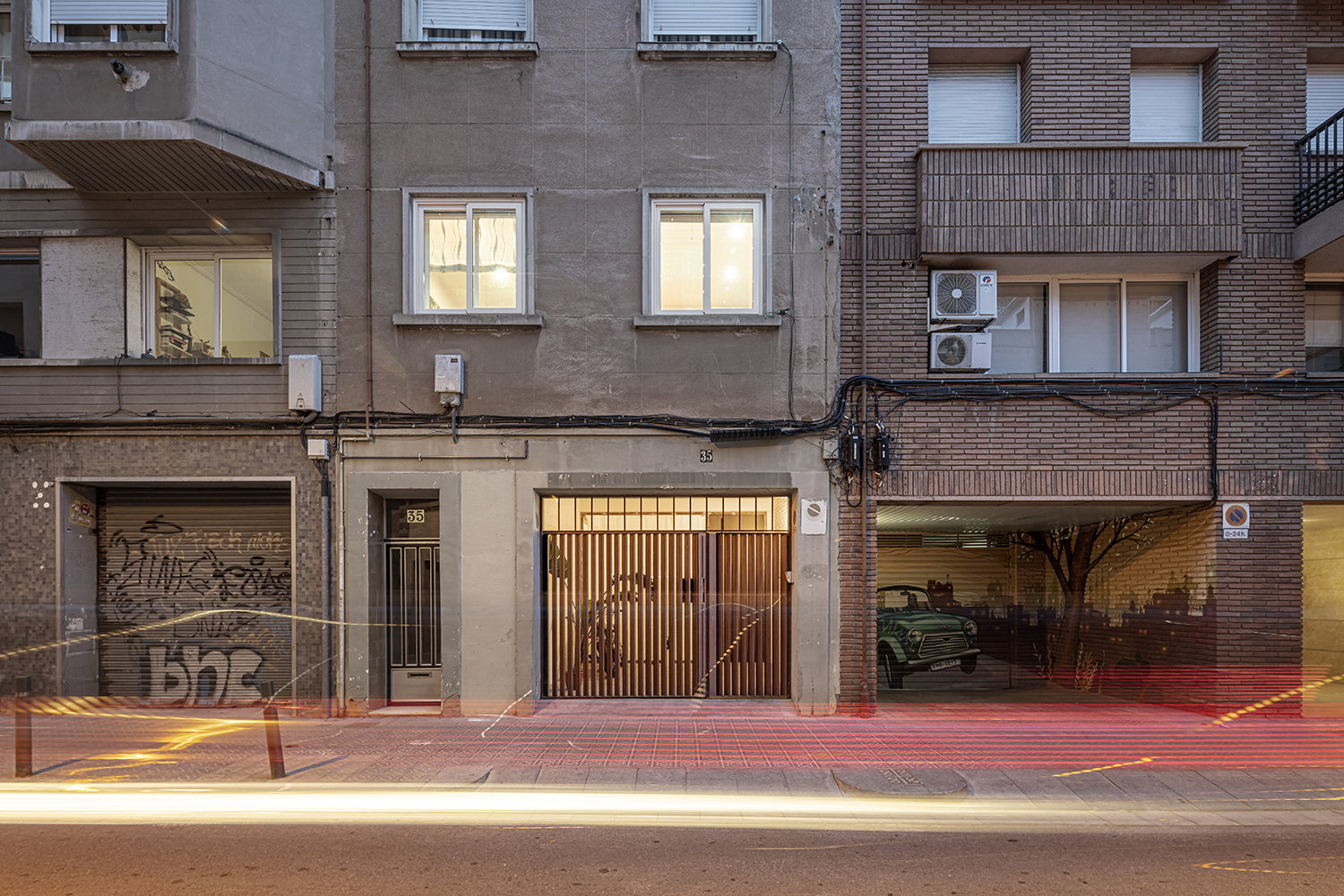 CRU innovative house renovation project in Barcelona. La Clara, a transformed old establishment into a ground floor residence.