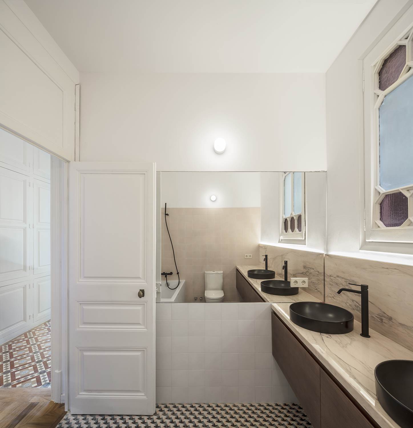 CRU innovative flat renovation project in Barcelona. La Carla, Renovation of an apartment in the Eixample