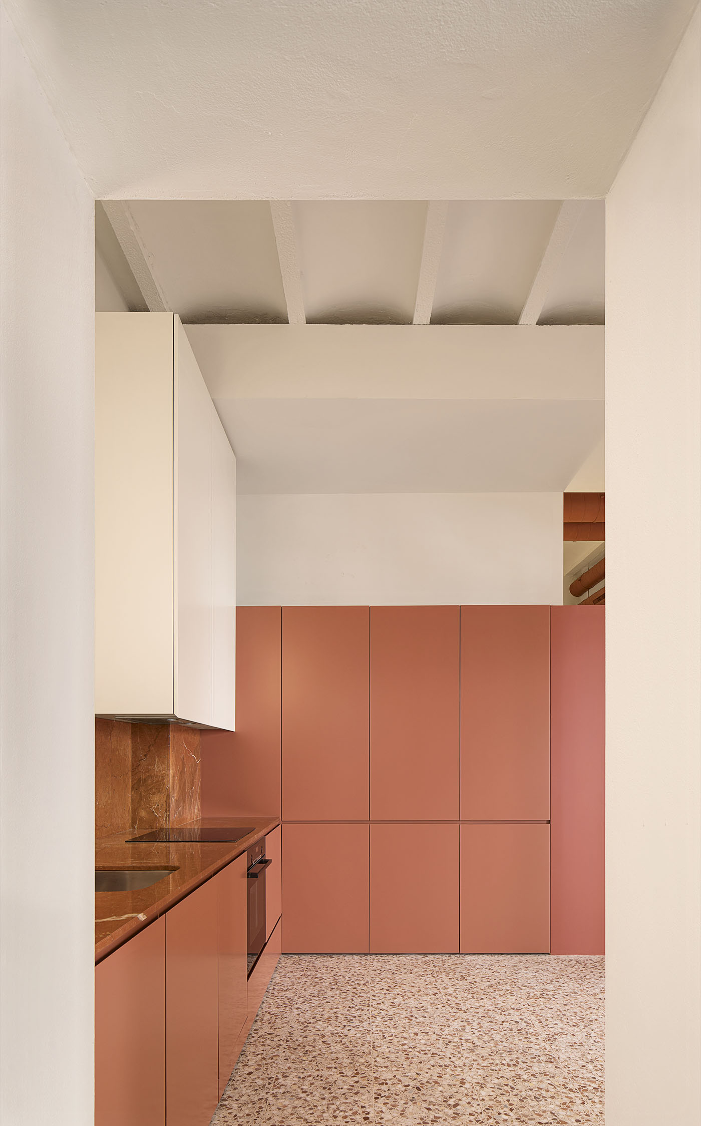 CRU innovative flat renovation project in Barcelona. La Filomena, an old apartment renovated with a strong Barcelona character