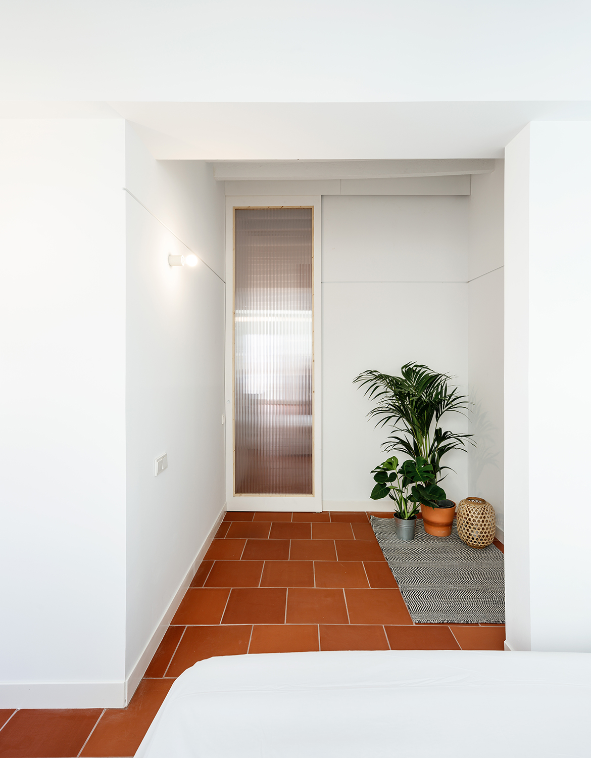 CRU innovative flat renovation project in Barcelona. La Odette, an old apartment converted into a modern and spacious piece.