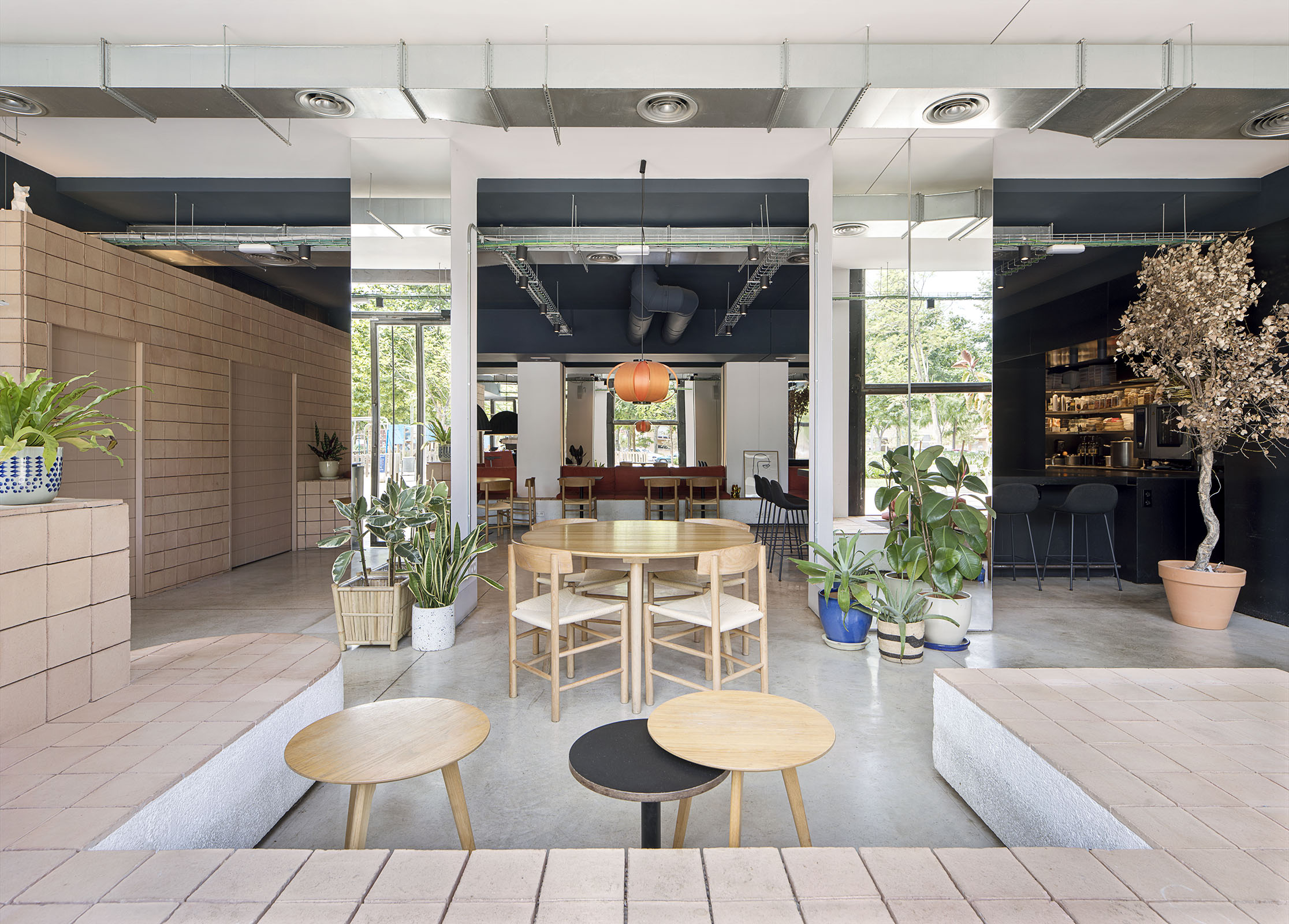 CRU innovative restaurant renovation project in Barcelona. La Viva, an open-air restaurant on the ground floor.