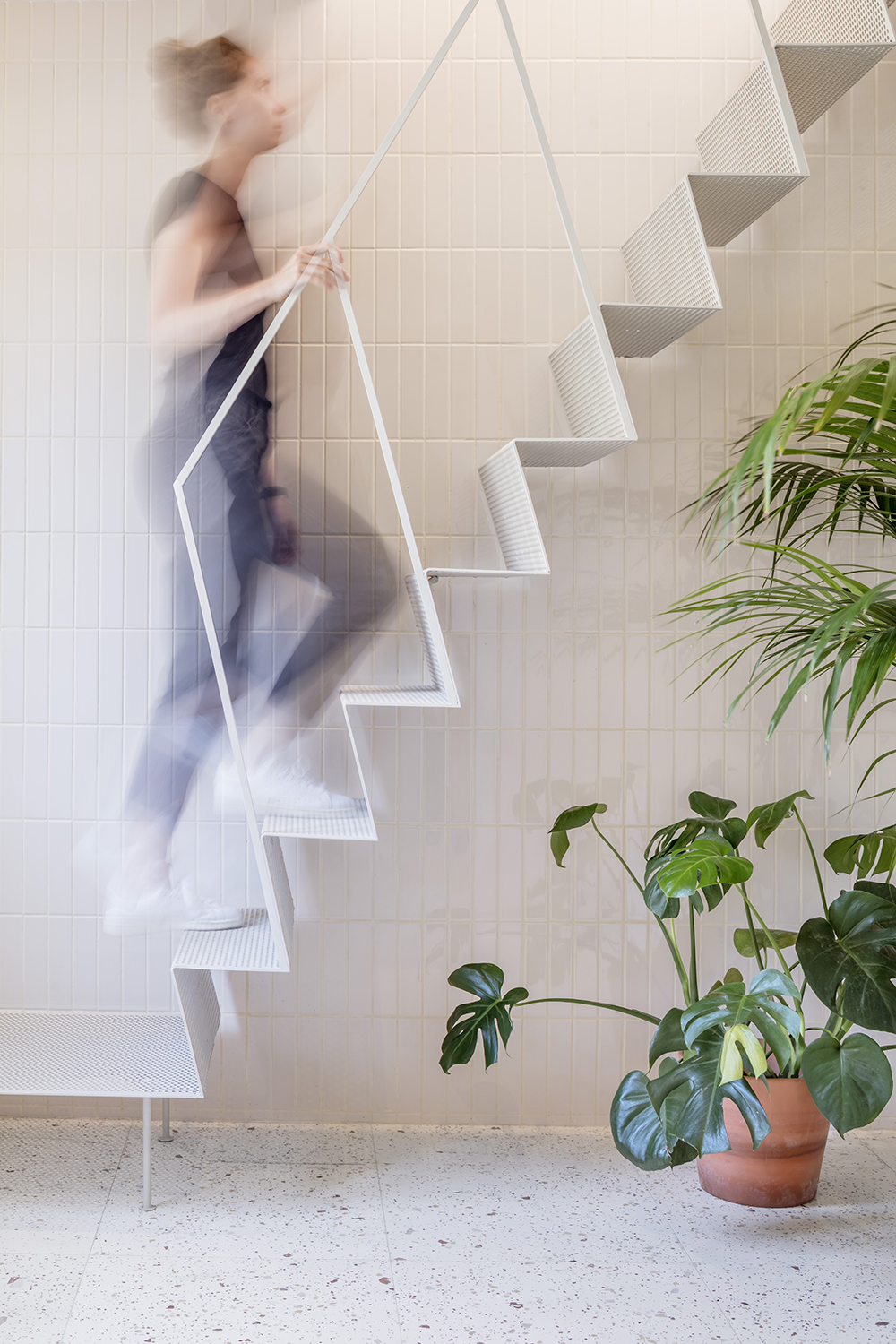 CRU innovative flat renovation project in Barcelona. La Fleur, micro-apartment with an upper terrace accessible from a retractable staircase