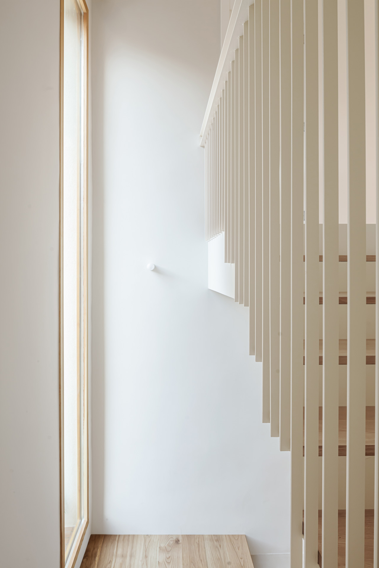 CRU innovative house renovation project in Castelldefels. La Alicia, an old house converted into a modern and natural space