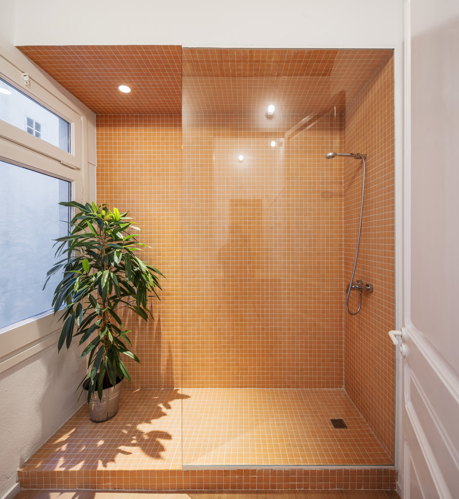 axonometricCRU innovative flat renovation project in Barcelona. La Ramona, An old apartment converted into a modern and spacious piece.